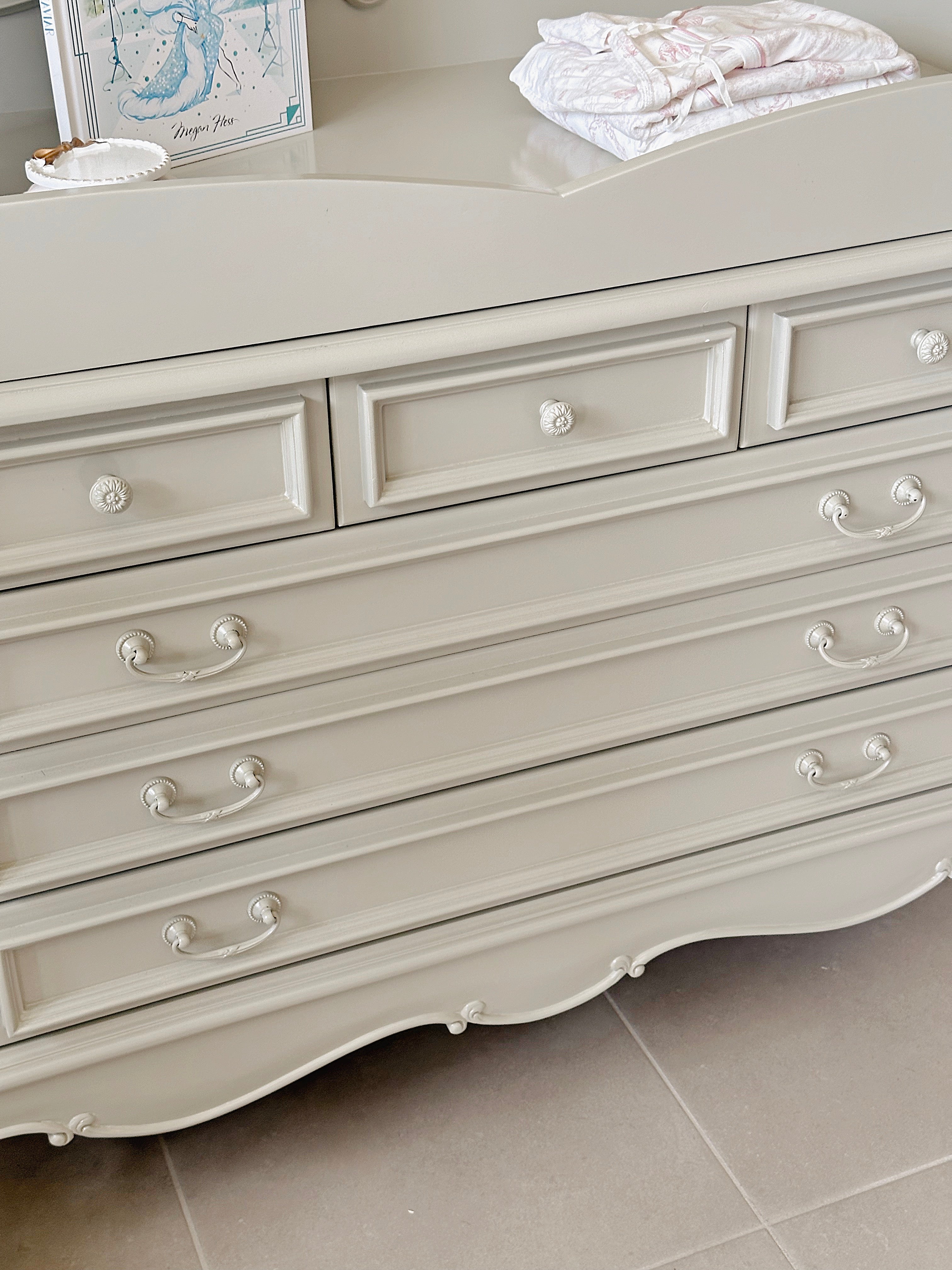 Amelie Sage - 6-Drawer Dresser & Topper Set