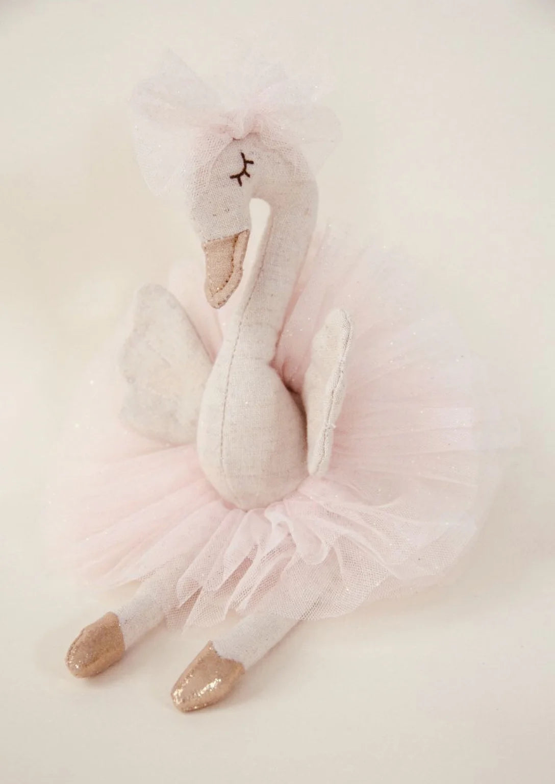 Odessa the Swan Pale Pink