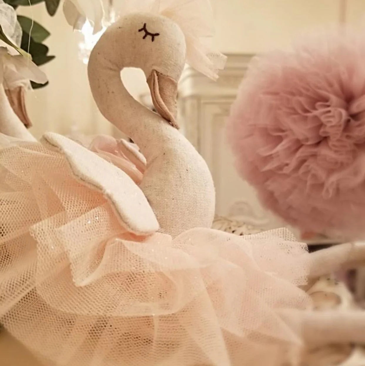 Odessa the Swan Pale Pink