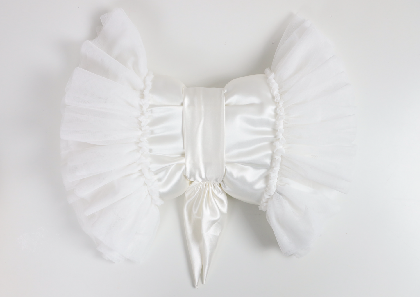 Dreamy Bow Cushion