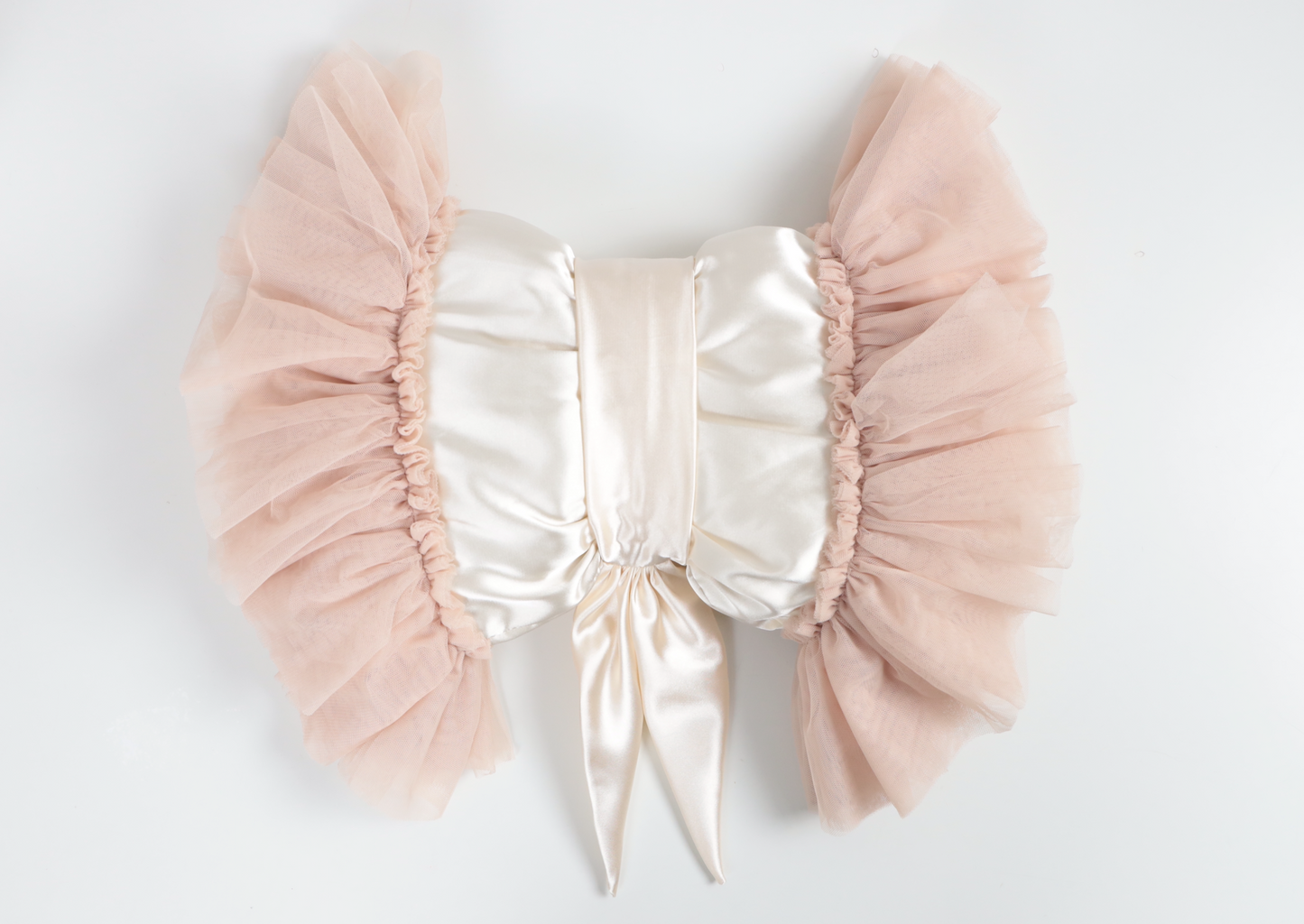 Dreamy Bow Cushion