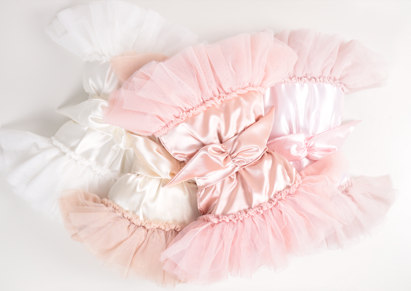 Dreamy Bow Cushion