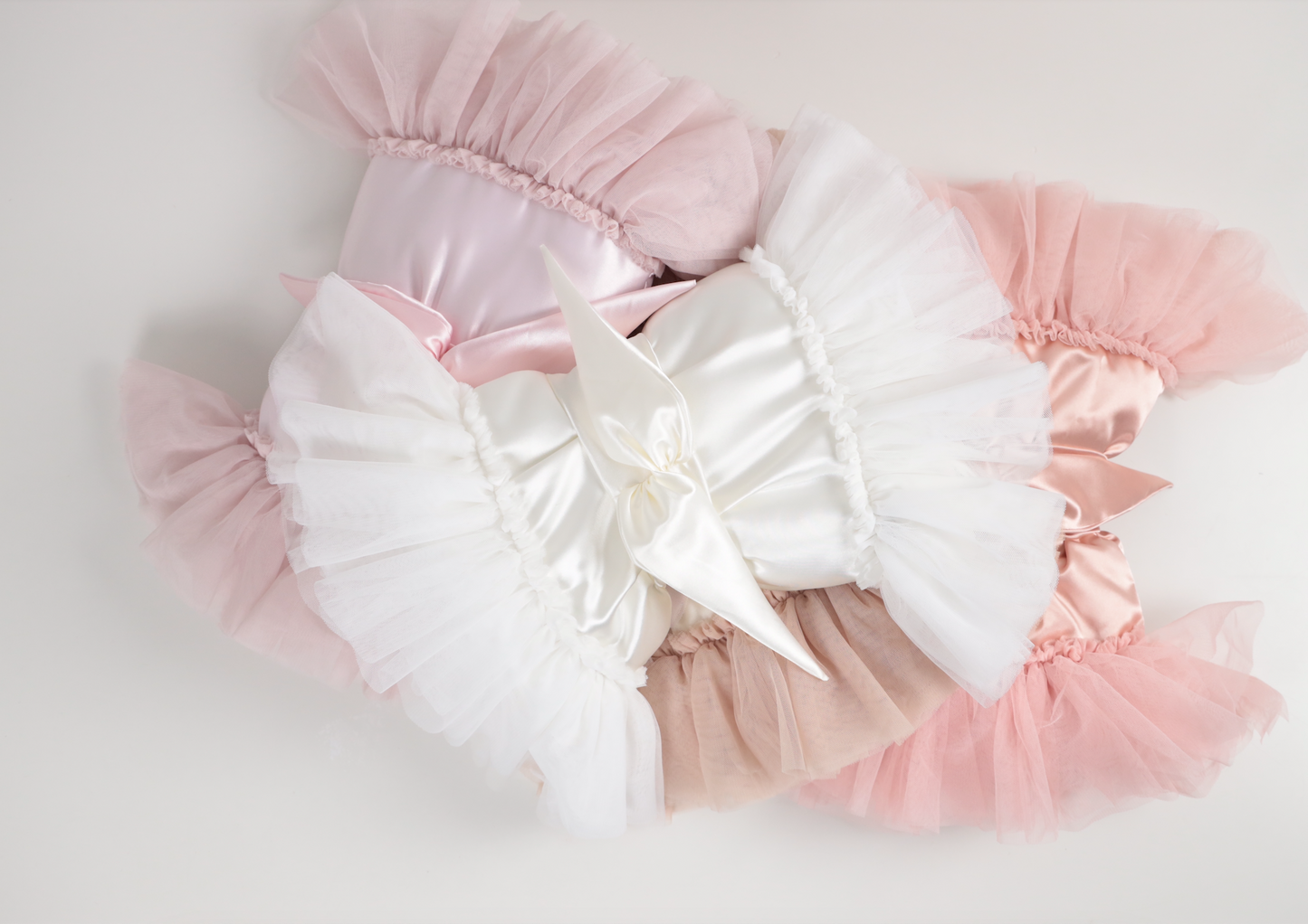 Dreamy Bow Cushion