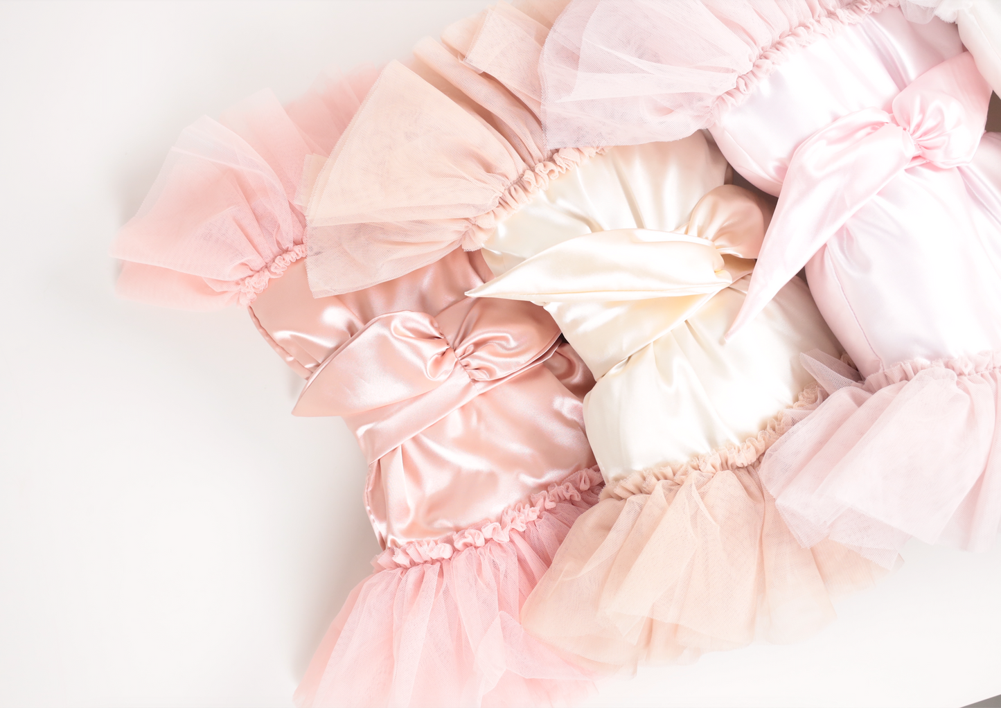 Dreamy Bow Cushion