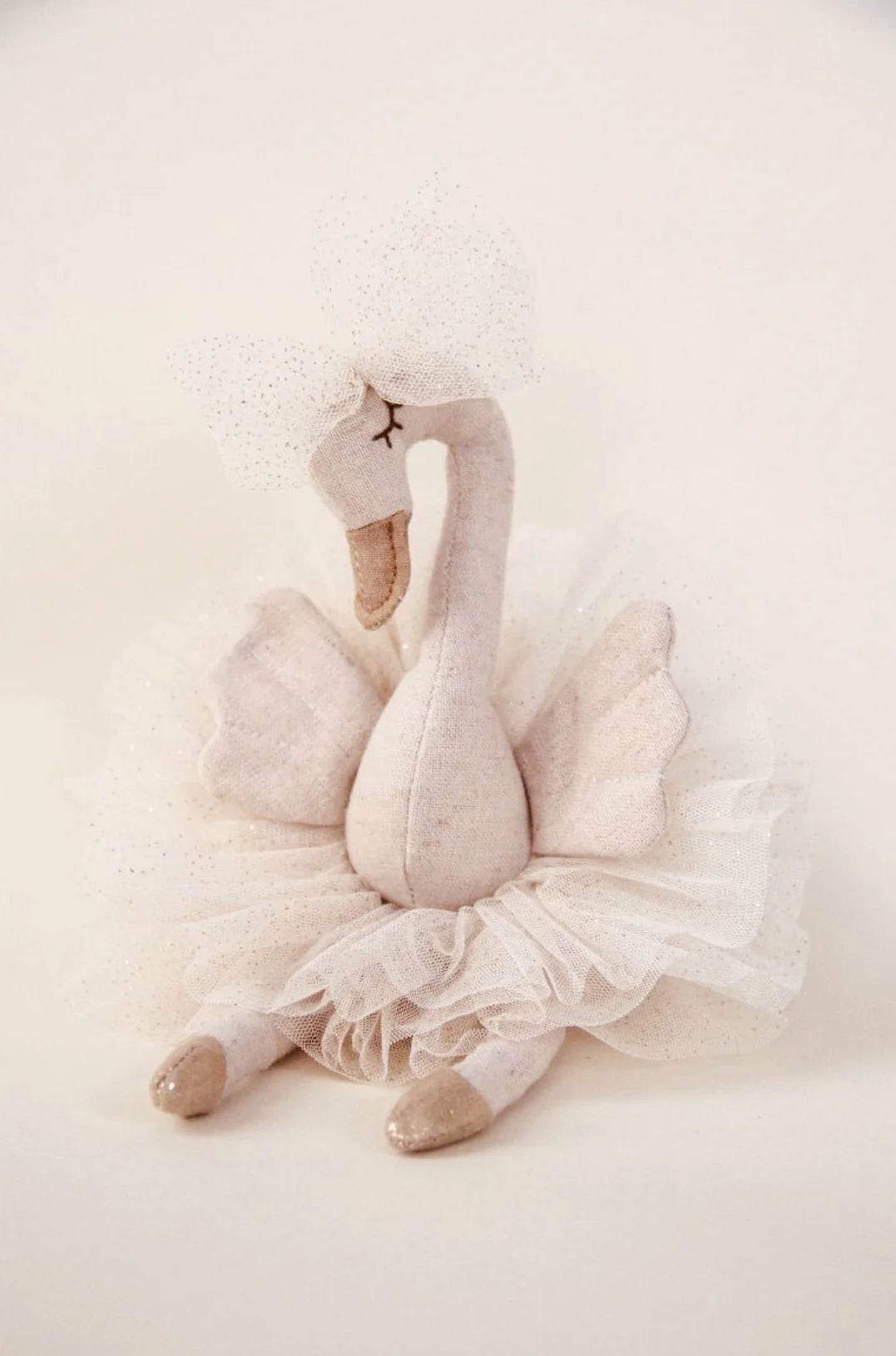 Odessa the Swan Ivory